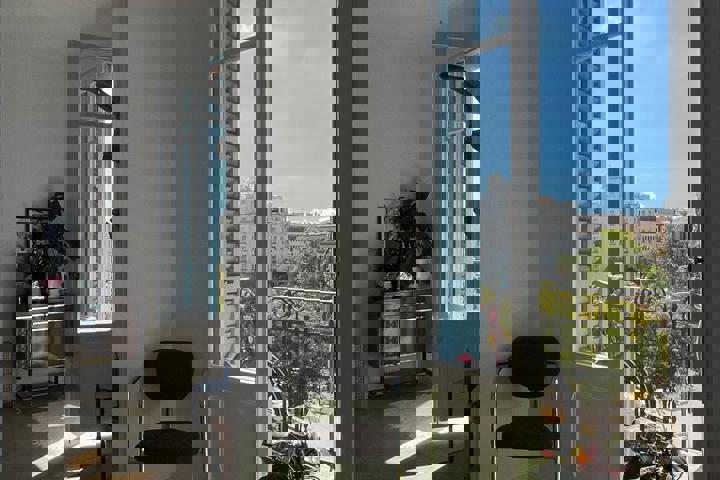 Sunny and charming L'Eixample home - 2