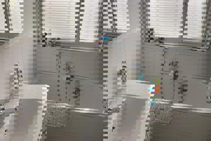 Charming Family Home - 6