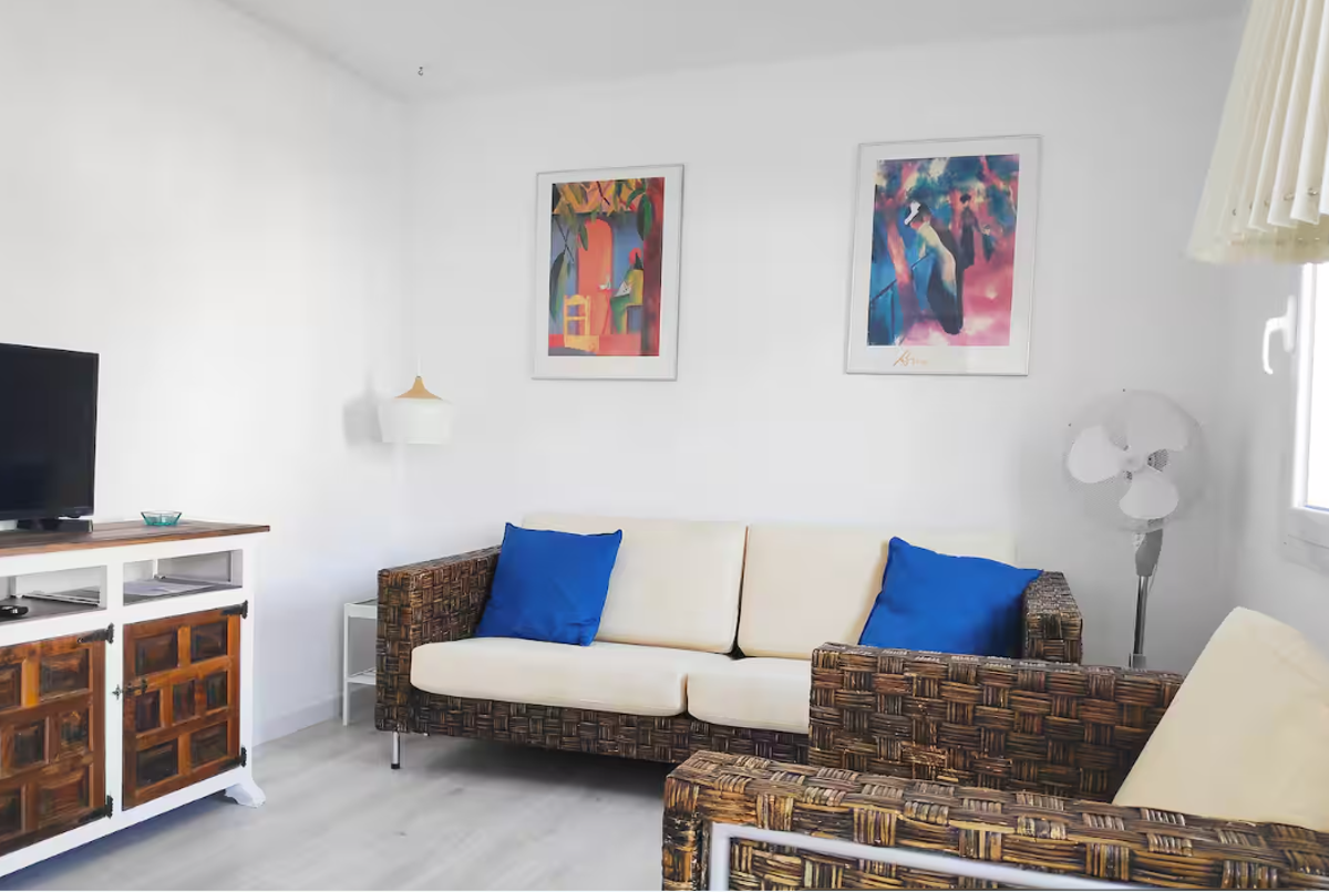 Bright townhouse in Mountain Village with sea view