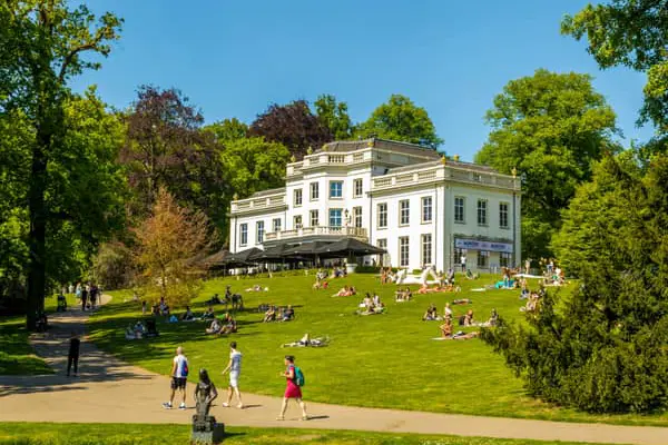 Home Swap Arnhem - River Walks, Museums, and Train Options