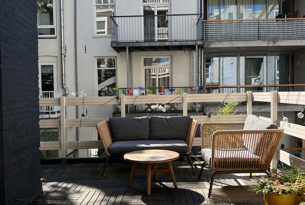 Cosy apartment with large terrace balcony
