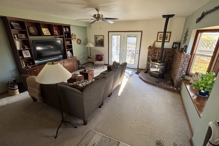 Home where the desert meets the mountains - 16