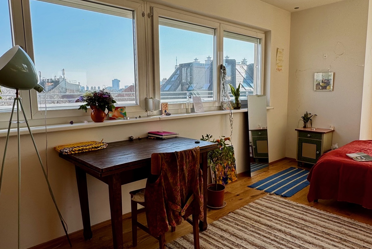 Bright & Sunny Studio with a Stunning Terrace