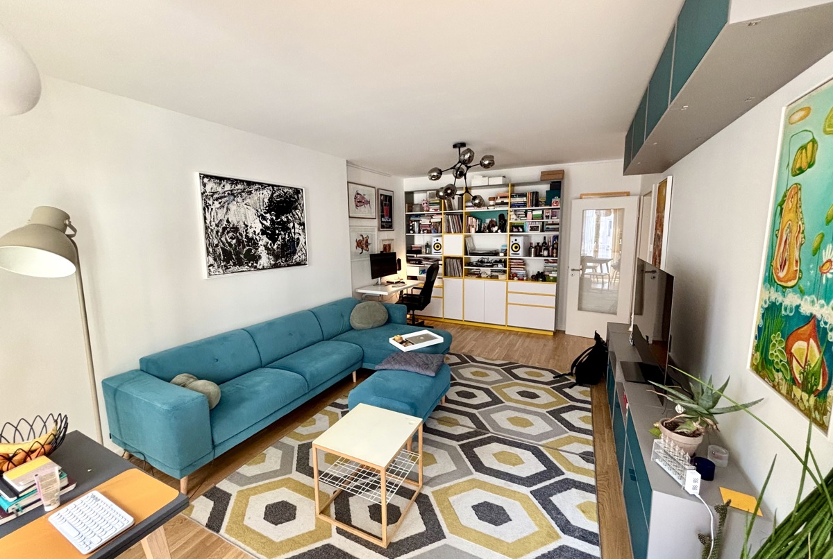 Bright, quiet modern apartment in Friedrichshain