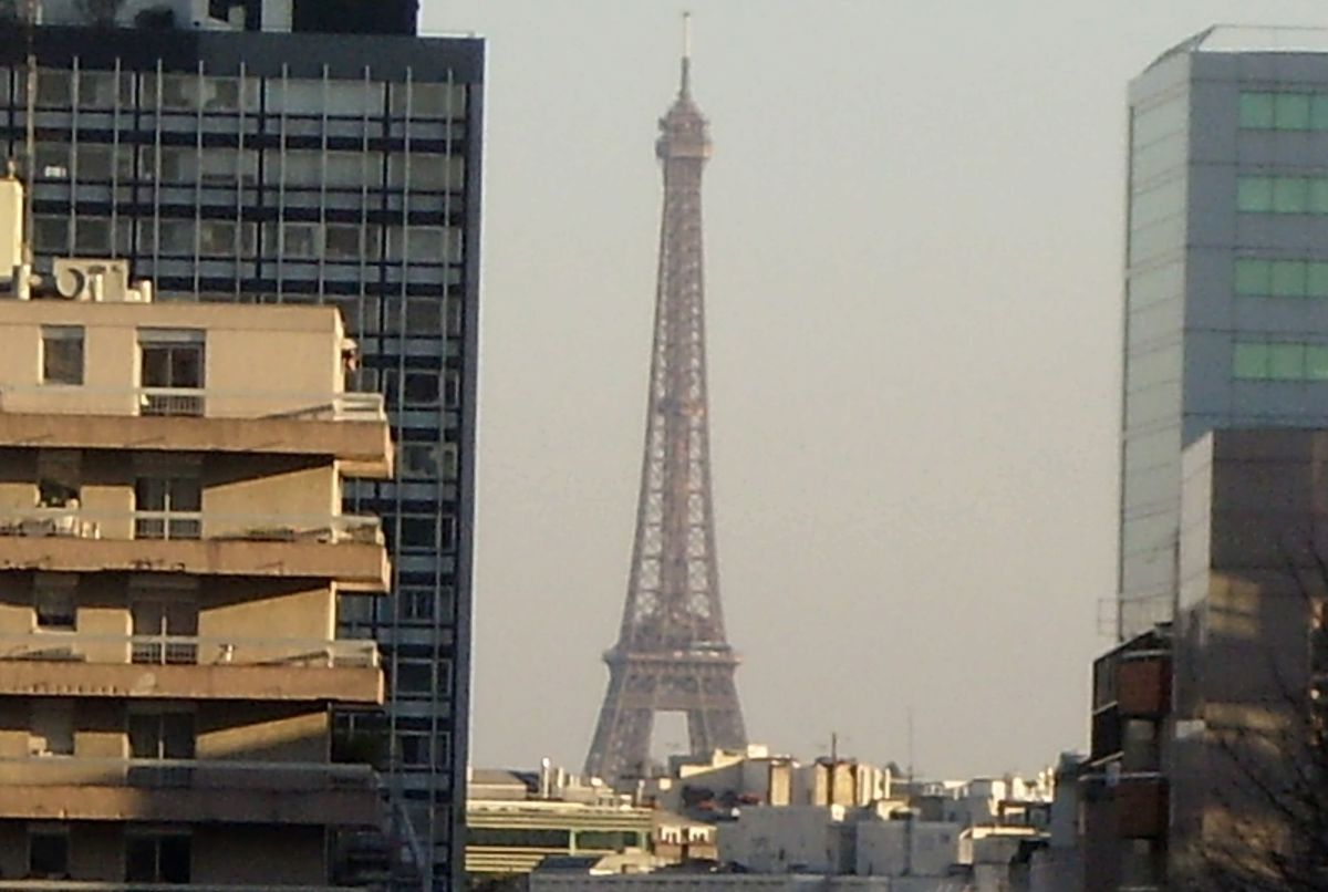 Paris: 5 mins to Champs Elysees on public transprt
