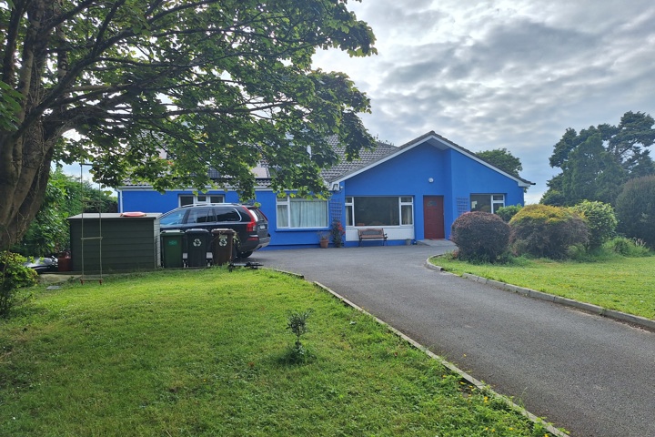 The blue house close to incredible copper coast - 4