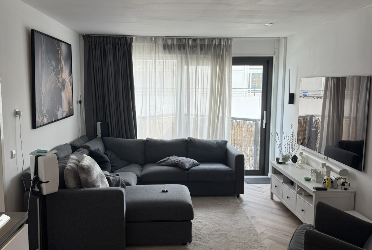 Stylish 2-Bedroom Amsterdam Apartment with Garden