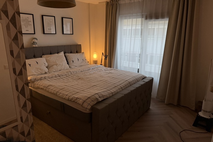 Stylish 2-Bedroom Amsterdam Apartment with Garden - 4