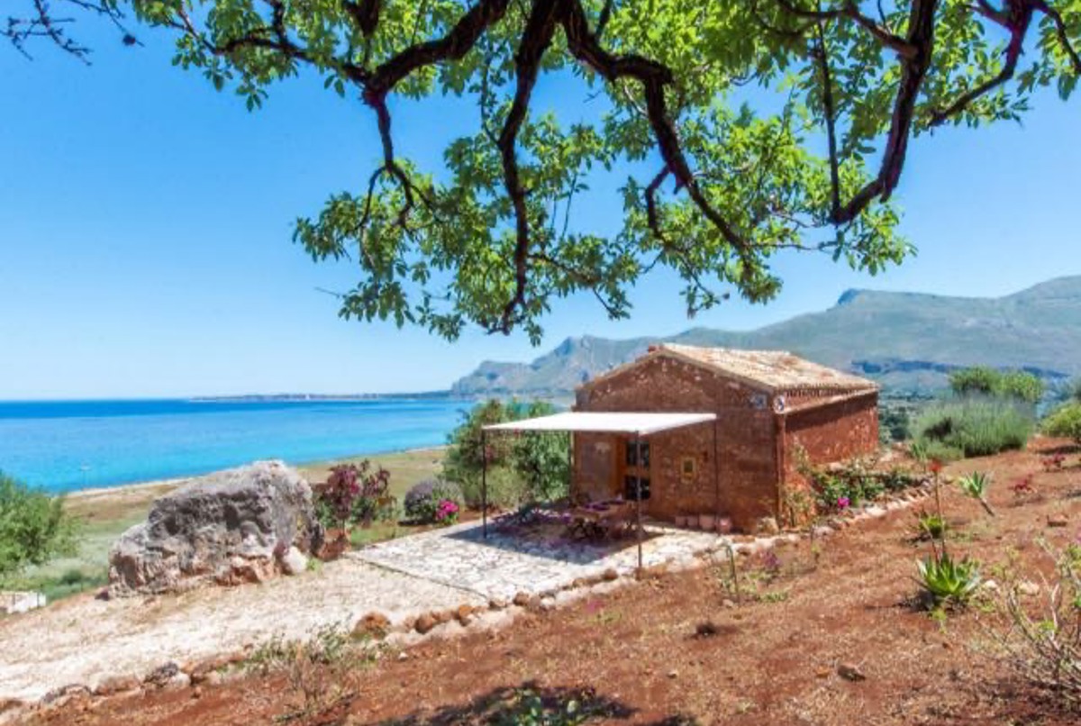 Secluded Panoramic Cottage