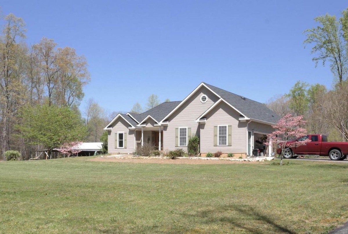 Beautiful Virginia home on 10 acres Northern Vi