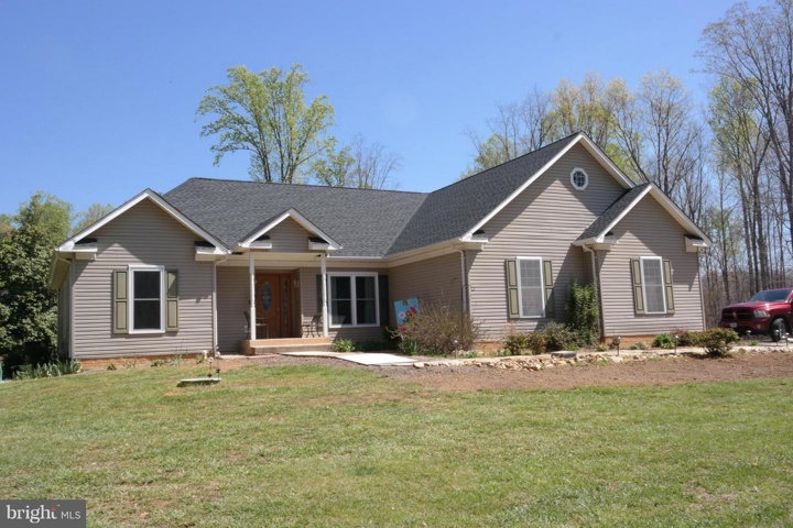 Beautiful Virginia home on 10 acres Northern Vi - 1