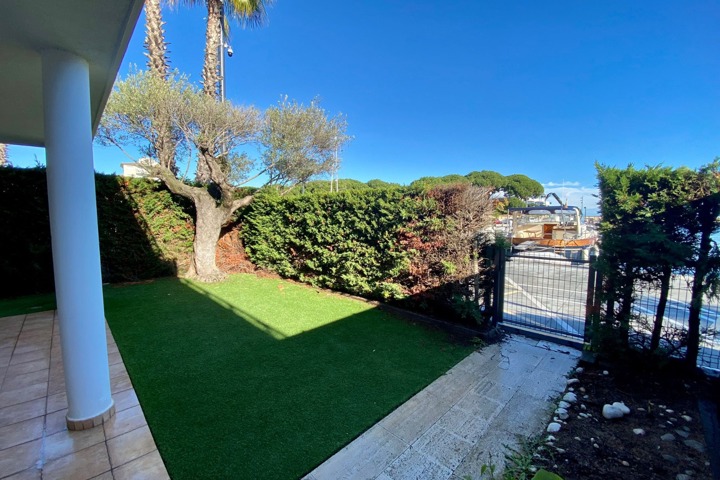 beach fron house - 1