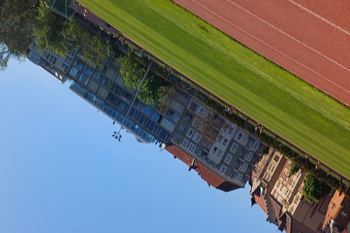 Right in the heart of vibrant center - 4