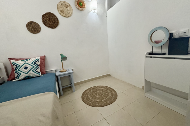 Cute clean 2 bed 5min walk from the beach! - 13