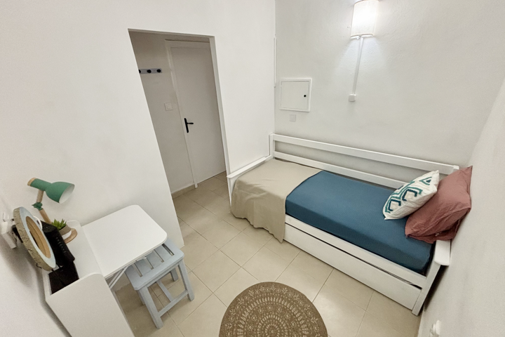 Cute clean 2 bed 5min walk from the beach! - 14