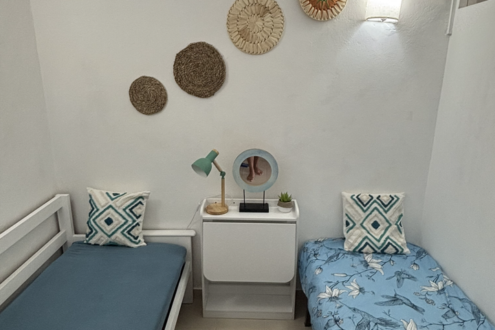 Cute clean 2 bed 5min walk from the beach! - 12