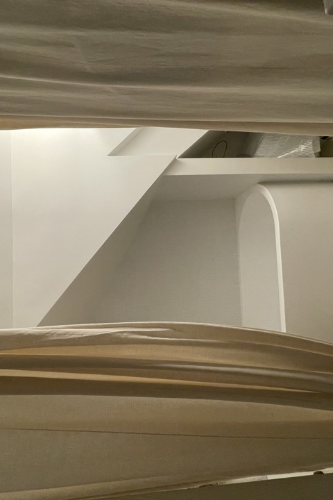 Duplex appt with private garden in the center - 12