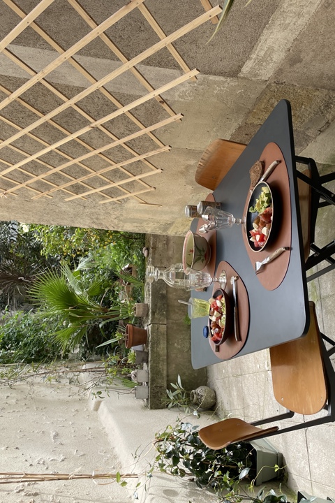 Duplex appt with private garden in the center - 13