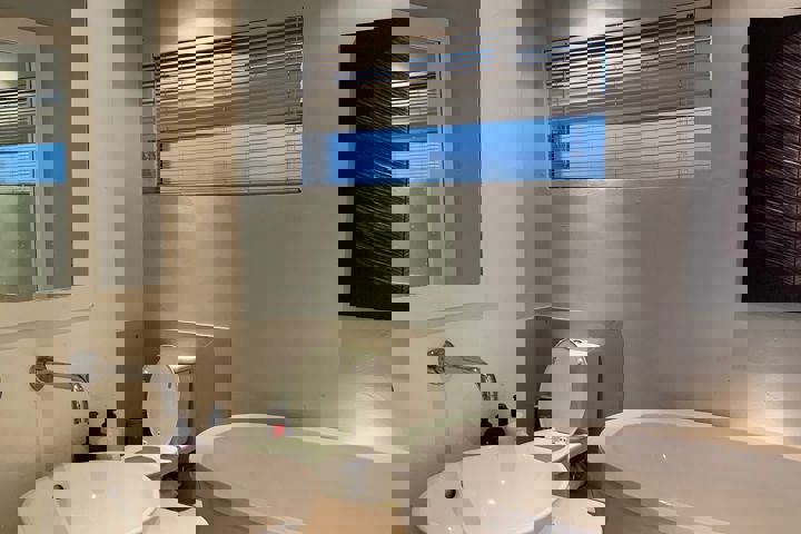 Luxury 2 bedroom apartment, Bantry Bay, Cape Town - 9