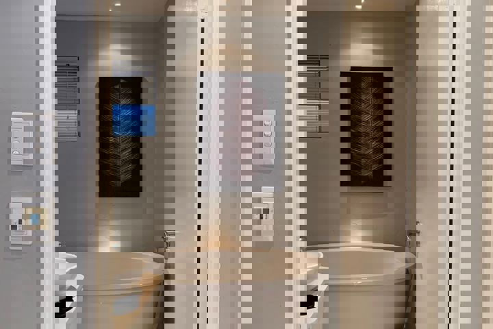 Luxury 2 bedroom apartment, Bantry Bay, Cape Town - 8