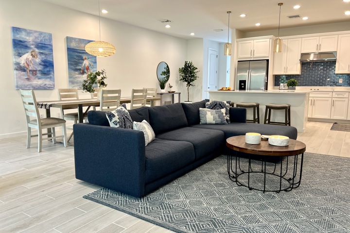 Modern townhome near best beaches - 2