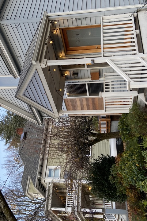 Modern house in central Portland east side - 24