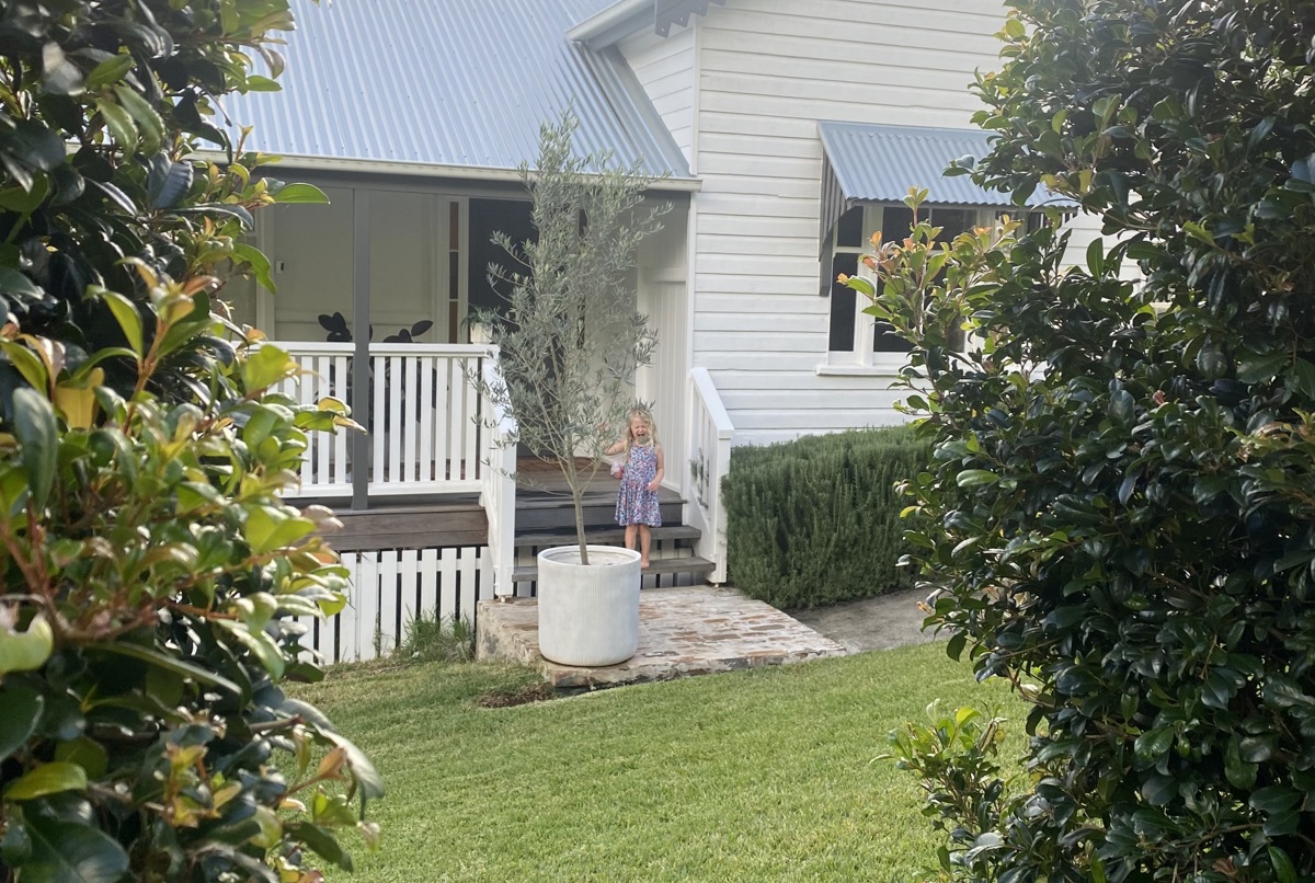 Stylish 3-Bed Bangalow Home