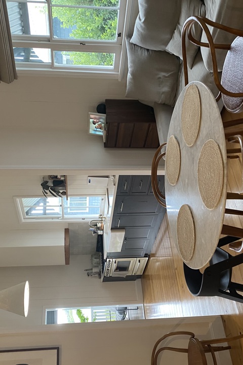 Stylish 3-Bed Bangalow Home - 12