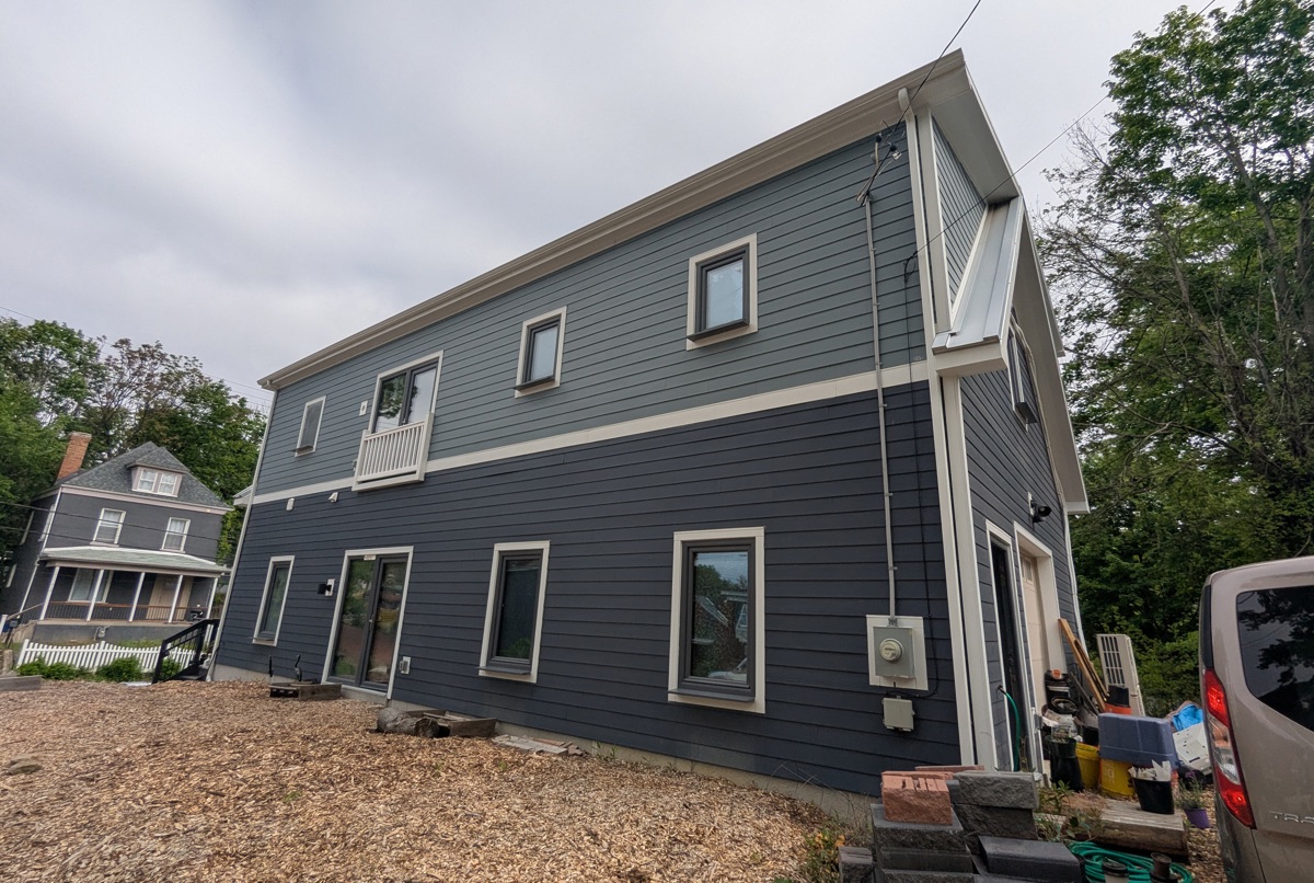 Unique, fun house in central location
