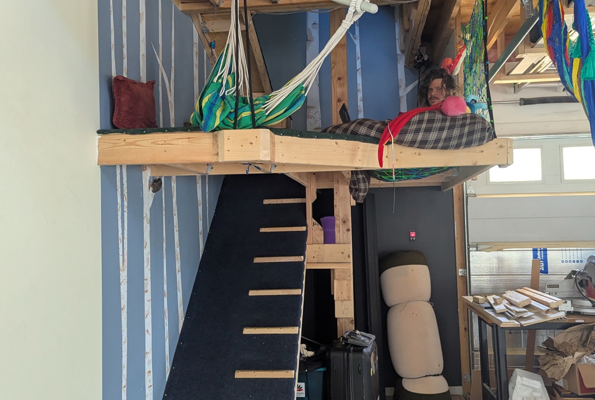Unique, fun house in central location