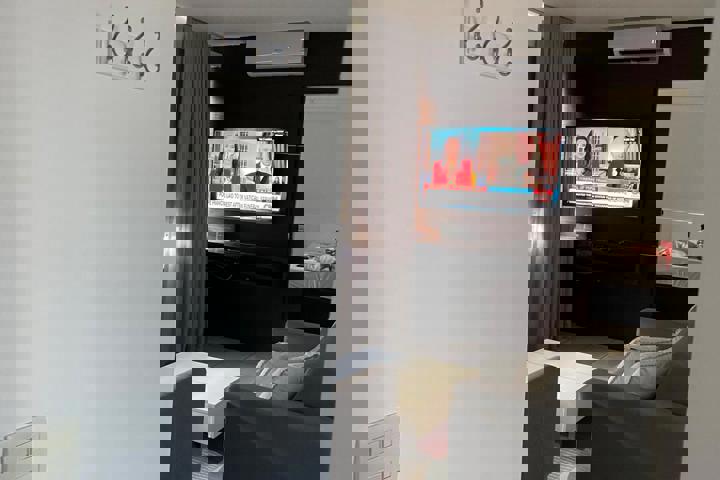Location, Location- Newly decorated unit in Recife - 9