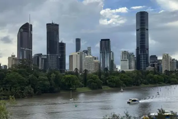 Home Swap Brisbane - River City Living with Sunshine Built In