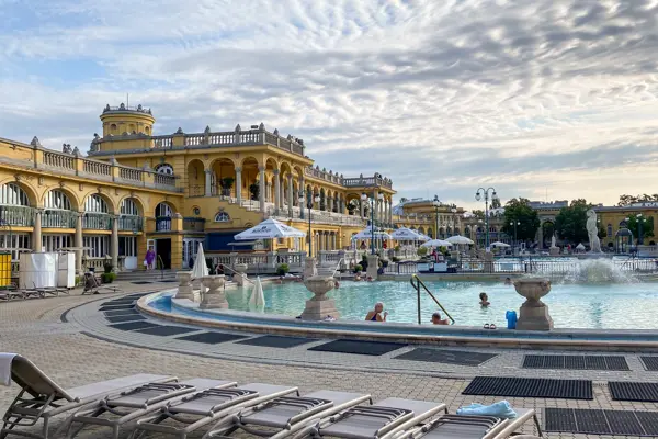 Home Swap Budapest - Relaxing in Budapest's Thermal Baths