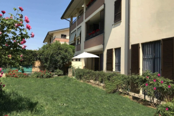 Cozy Apartment with a Large Private Garden - 2