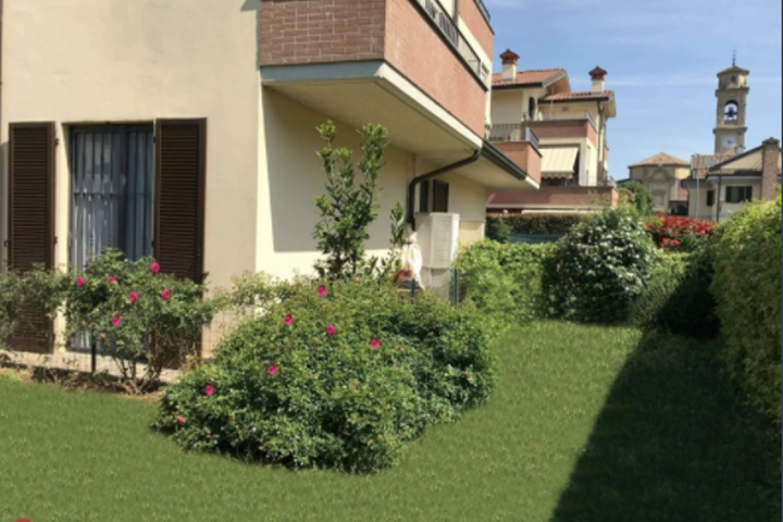Cozy Apartment with a Large Private Garden - 3