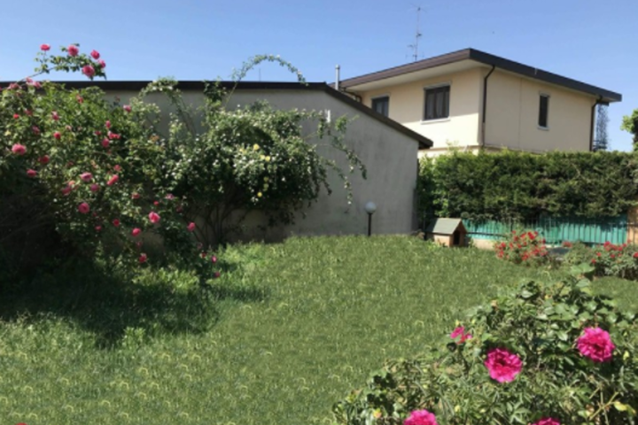 Cozy Apartment with a Large Private Garden - 4