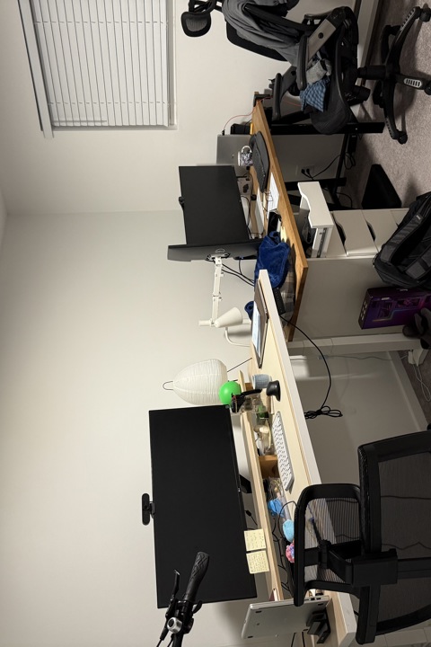 Cozy 2b1ba apartment North Seattle w/ workspace - 2