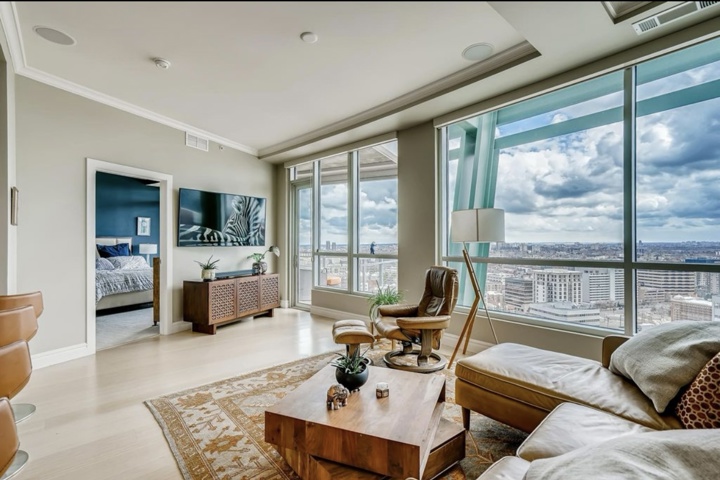 Open floor to ceiling windows  City and mtn views - 4