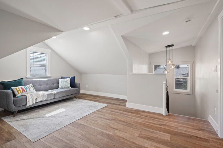 Historic home walking distance to river/food/fun! - 20