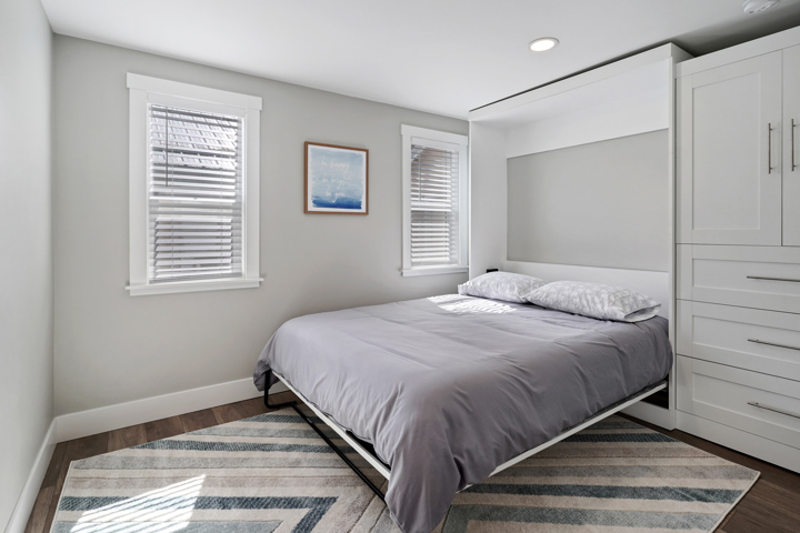 Historic home walking distance to river/food/fun! - 24