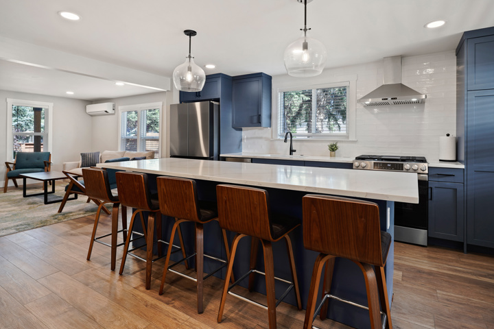 Historic home walking distance to river/food/fun! - 2