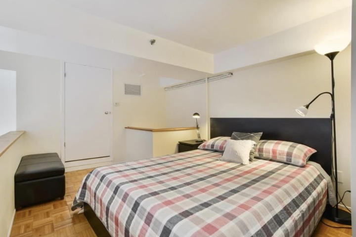 Loft in a Historic Building in Downtown Montreal - 8