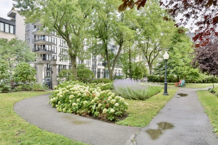 Loft in a Historic Building in Downtown Montreal - 10