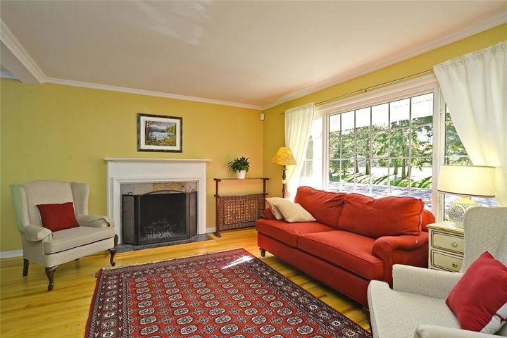 Large home sought after area close to embassies - 4