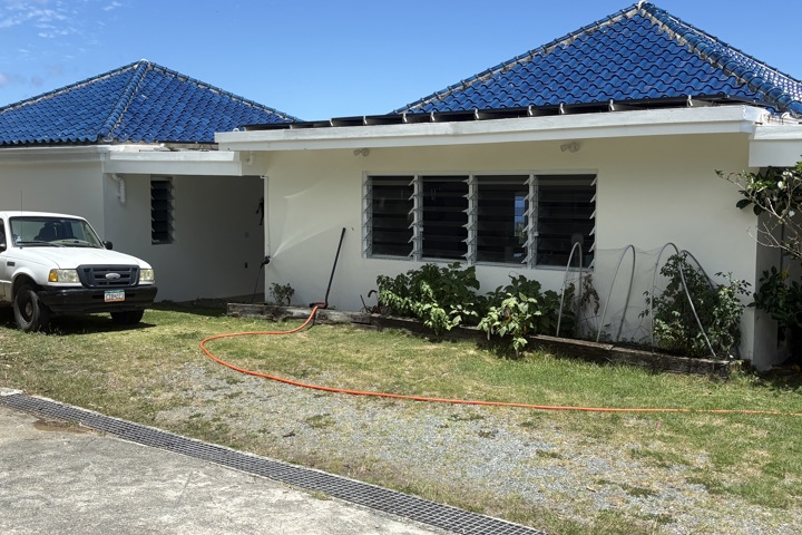 large house overlooking Cariv=bbean sea - 1