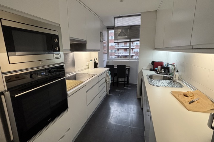 Sunny & Spacious Castellana Home - 5