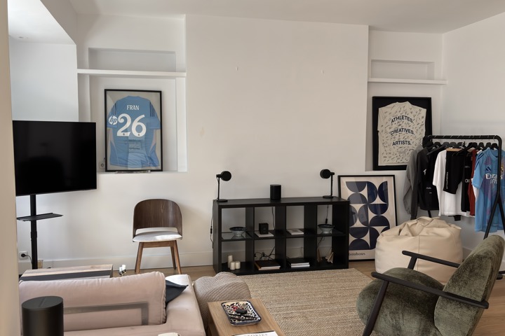 Sunny & Spacious Castellana Home - 4