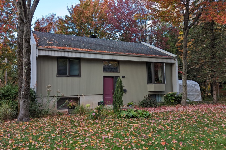 Bungalow with private pool near Quebec City - 1