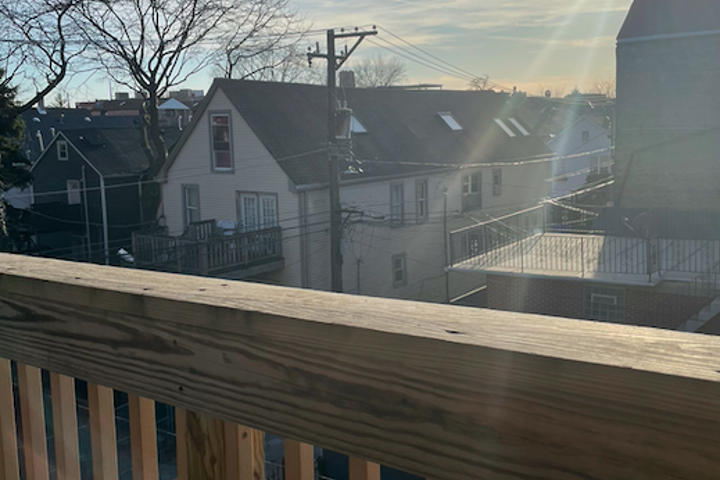 Peaceful Sun Drenched Artist Loft in East Pilsen - 8