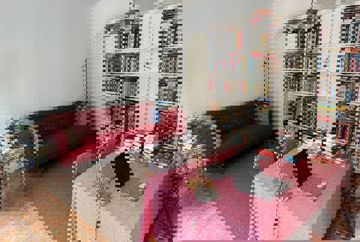 Spacious flat for singles/couples in Ajuda, Lisbon